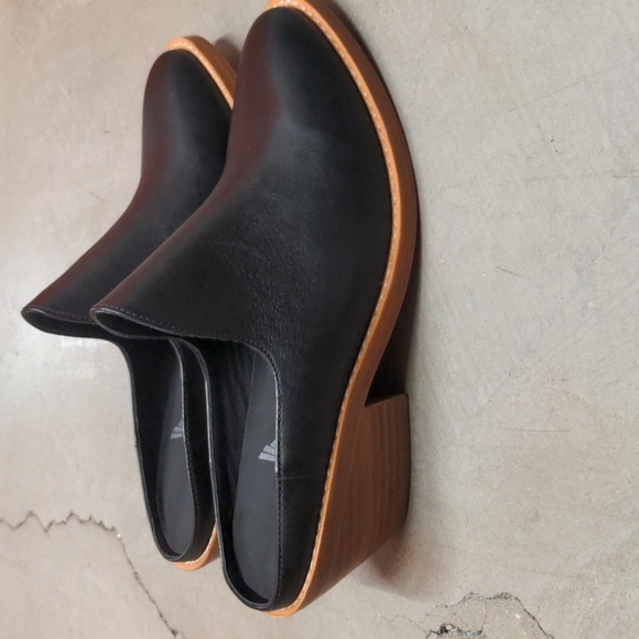 FORTRESS OF INCA Black Leather Michelle Mule  NWOT - Picture 3 of 9